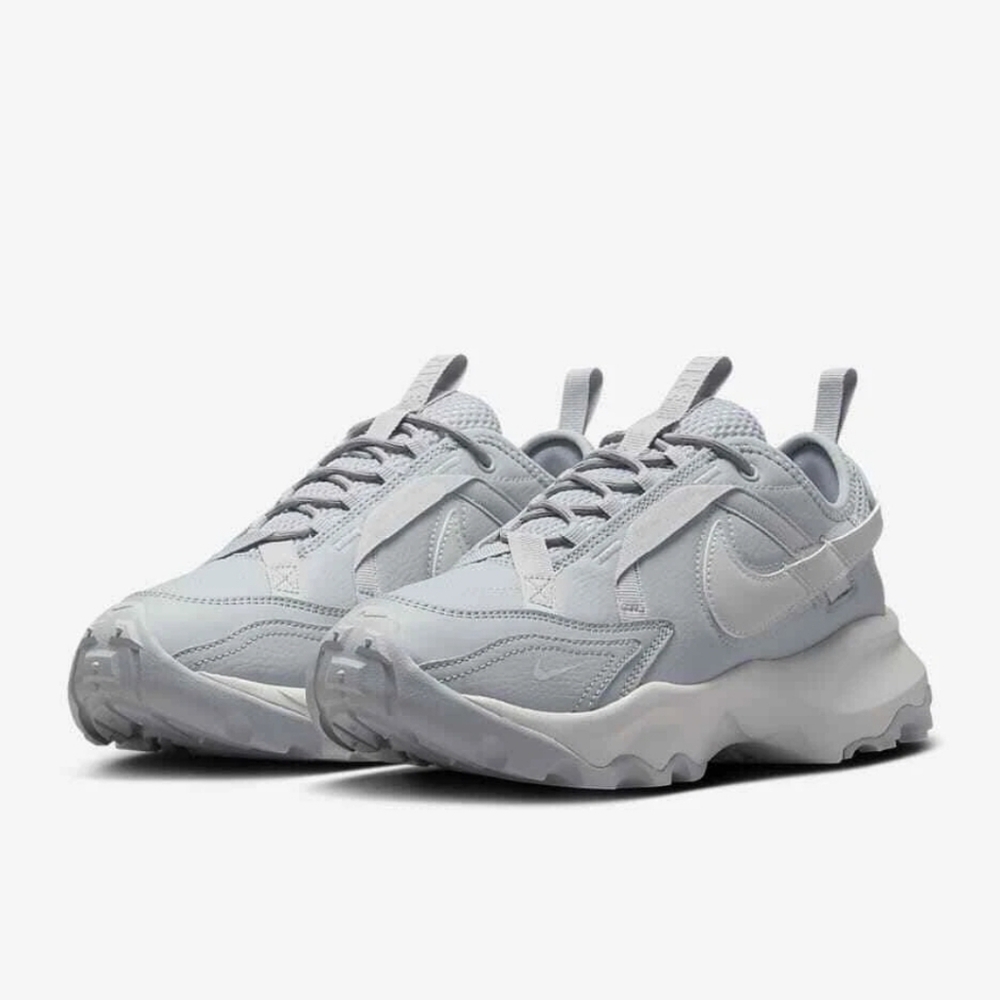 NEW Nike WMNS TC 7900 "Wolf Gray/ Photon Dust" DD9682-005 Sneakers